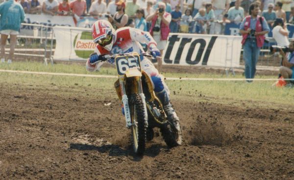 Hollanti Halle GP 125 1990 Donny Schmit hyvä sladi